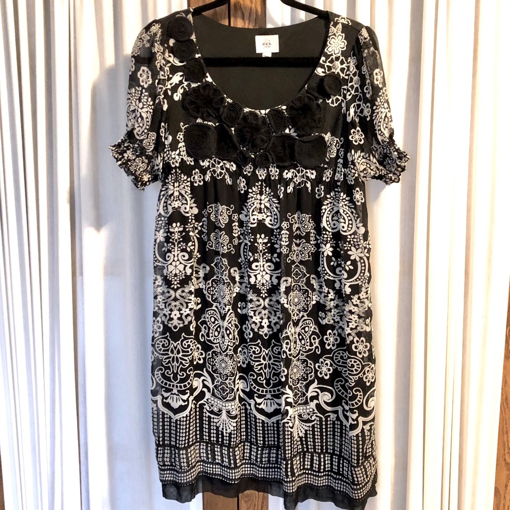 eci Black & White Floral Appliqué Dress